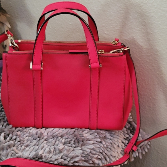 Cute pink Kate spade purse - Picture 3 of 3
